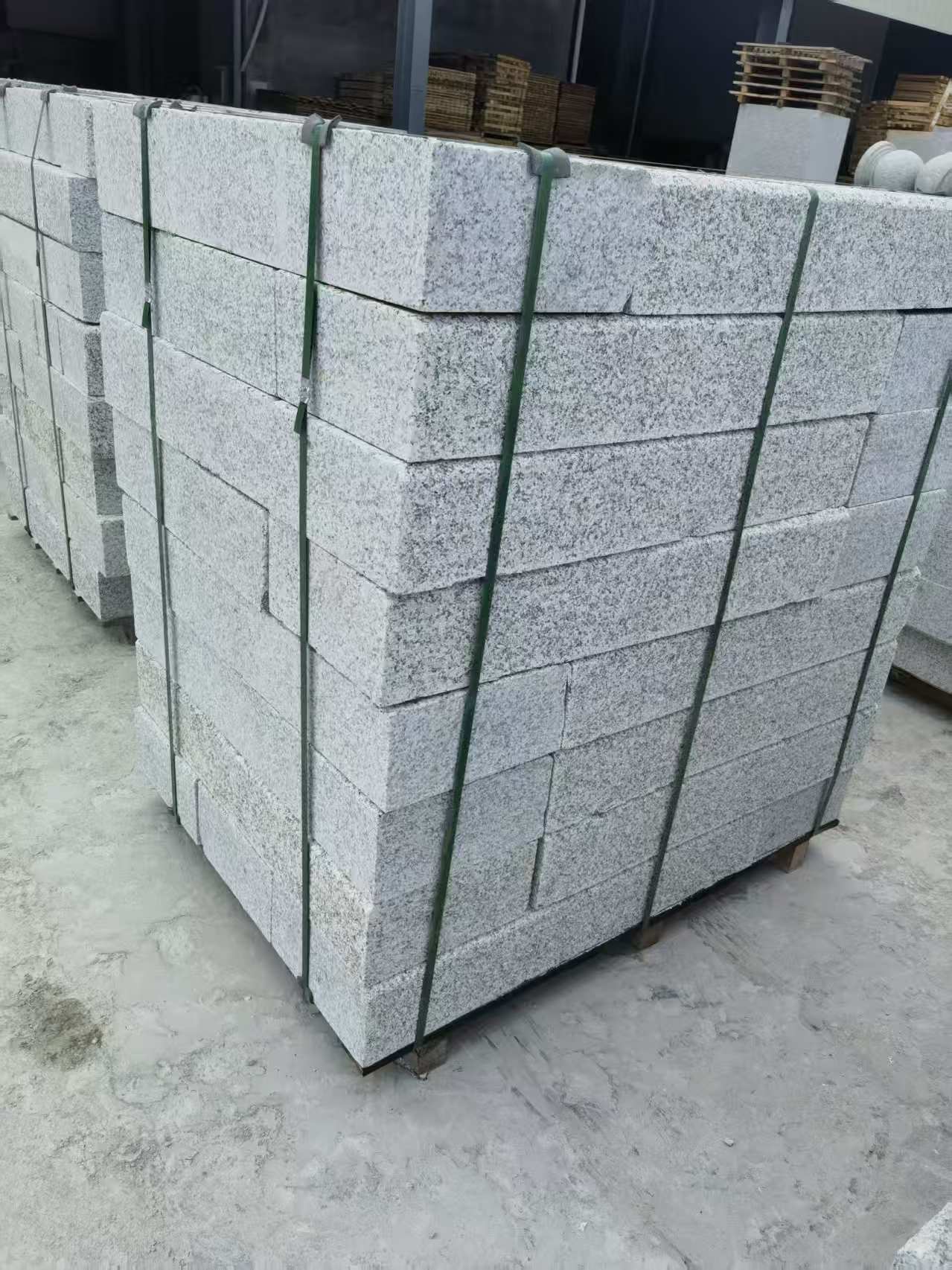 鞍山 芙蓉白火烧两面路沿石