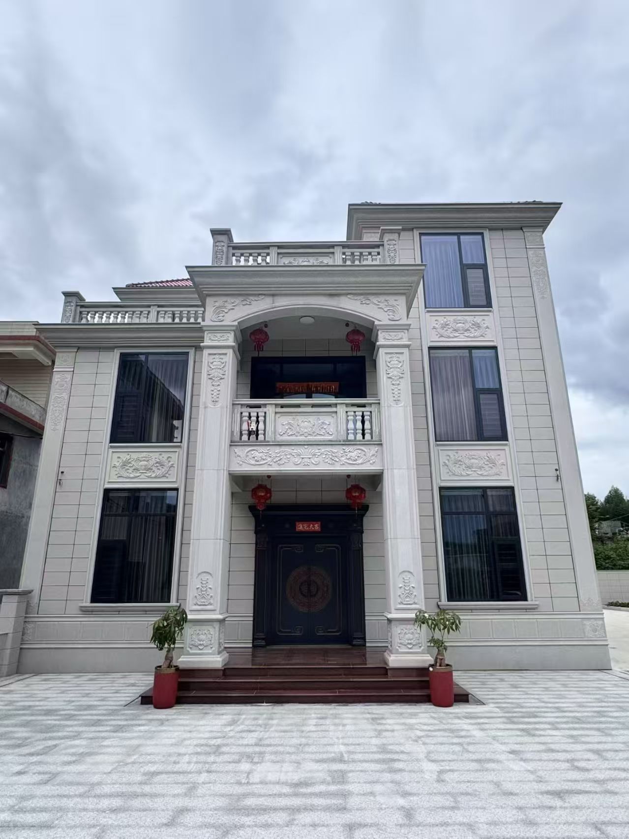 鞍山 芝麻白石材别墅干挂案例展示