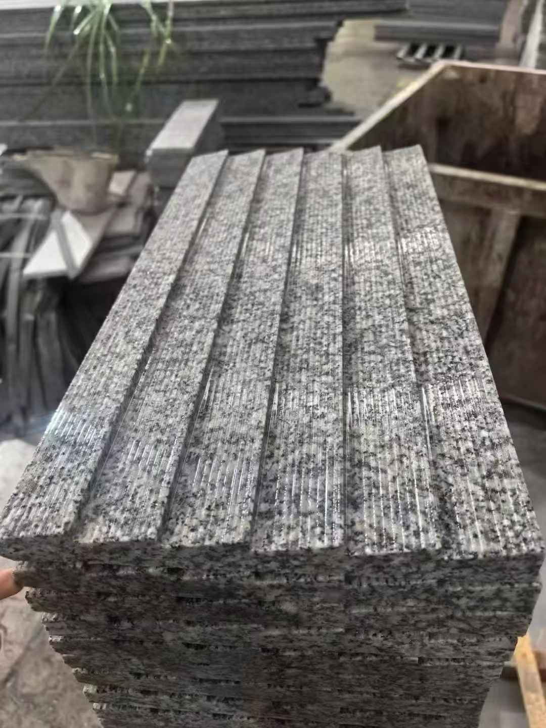 鞍山 狼牙石