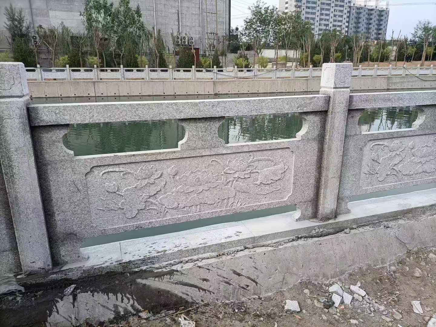 鞍山 芙蓉白大花桥梁、河道，石材栏杆、围栏、护栏