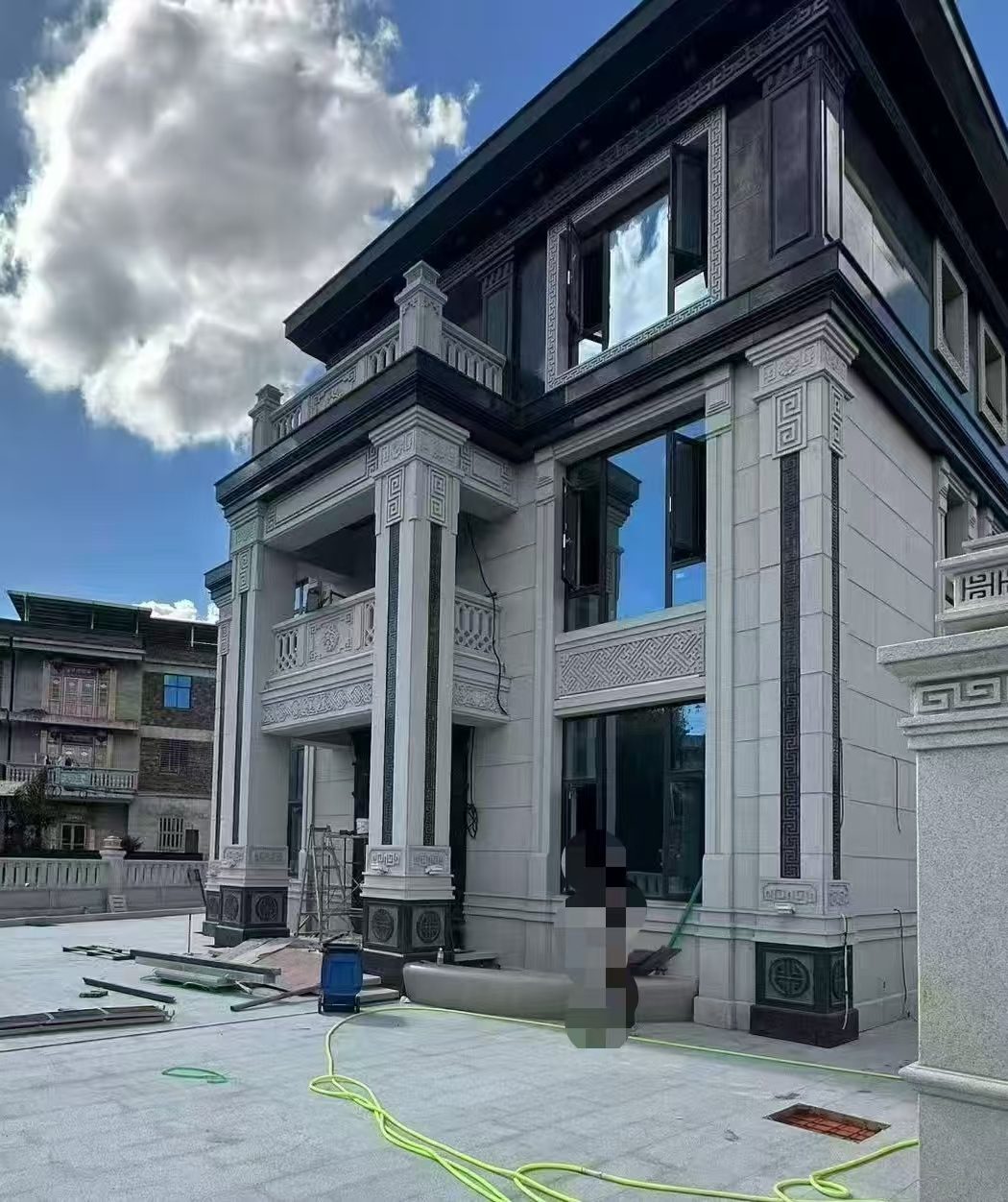 鞍山 别墅干挂，芝麻白与芝麻黑完美配合