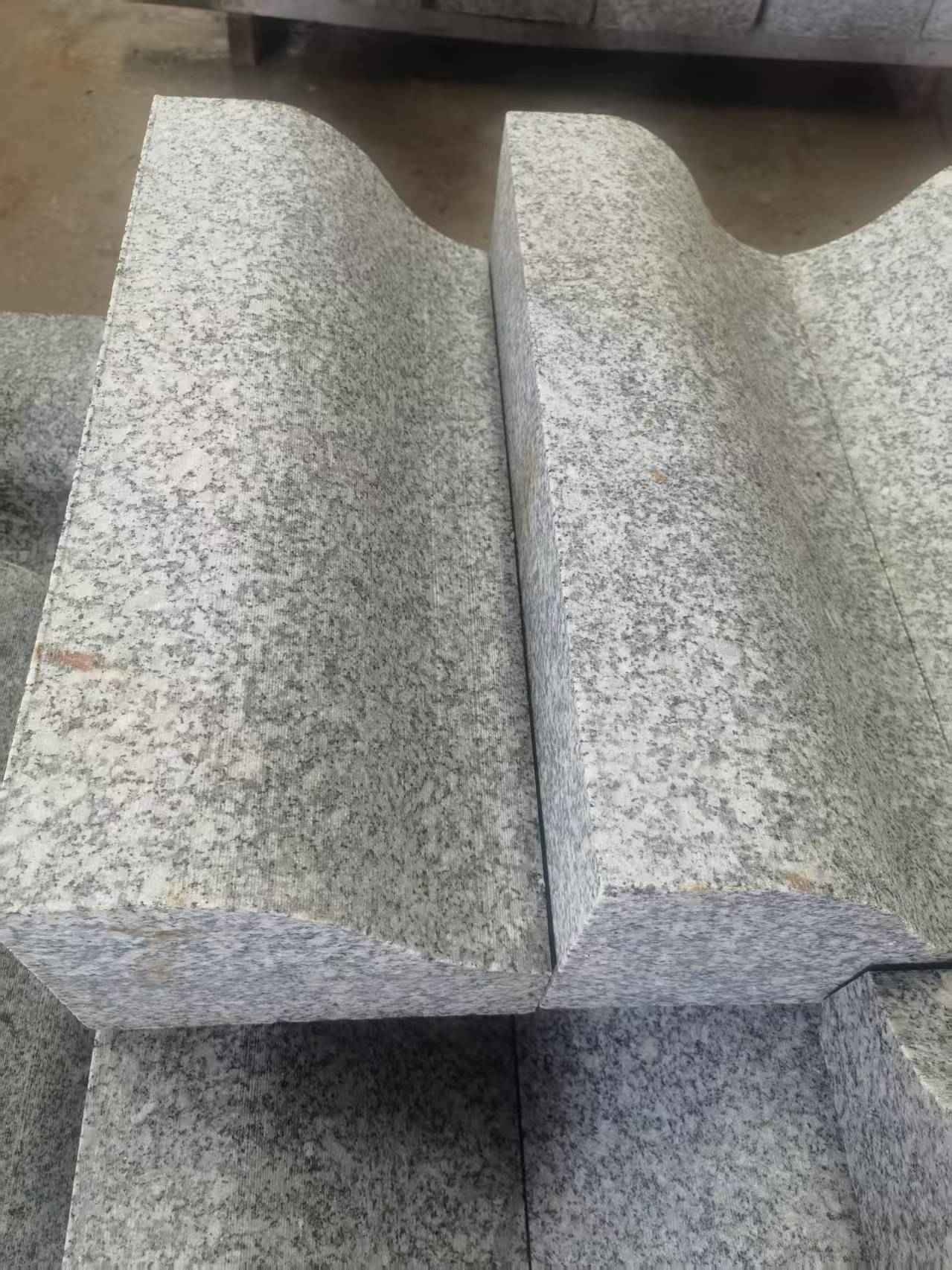 鞍山芙蓉白S型拉丝面路沿石
